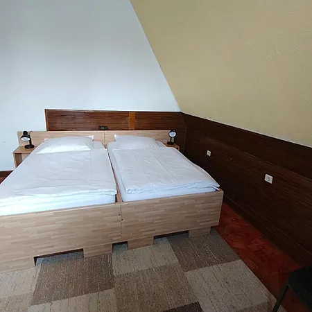 Park Hotel *