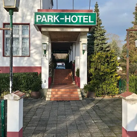 Park Hotel *